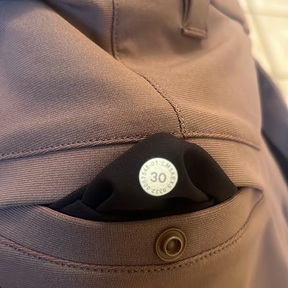 Lululemon men’s commission pants - Picture 4 of 14